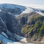 Handeland Near Trolltunga And Pulpit Rock Sleeps 18 With Sauna Hébergement de vacances