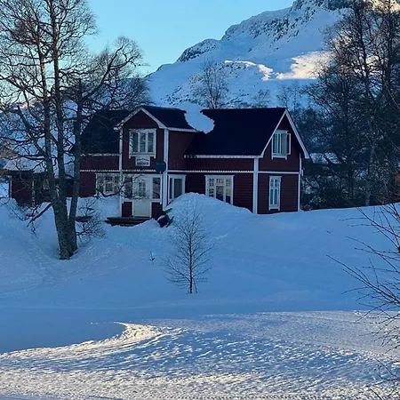 Handeland Near Trolltunga And Pulpit Rock Sleeps 18 With Sauna