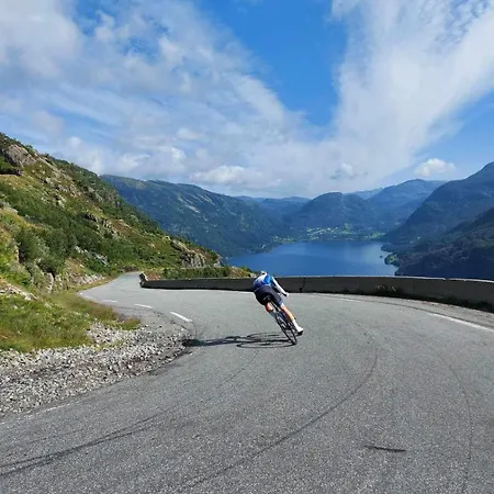 Handeland Near Trolltunga And Pulpit Rock Sleeps 18 With Sauna