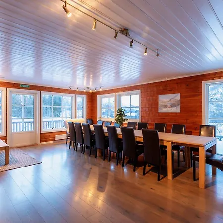 Semesterbostad Handeland Near Trolltunga And Pulpit Rock Sleeps 18 With Sauna Sauda
