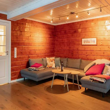 Handeland Near Trolltunga And Pulpit Rock Sleeps 18 With Sauna Sauda