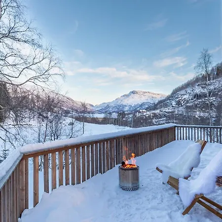 Handeland Near Trolltunga And Pulpit Rock Sleeps 18 With Sauna * Sauda
