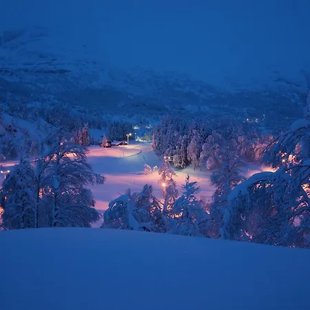 Semesterbostad Handeland Near Trolltunga And Pulpit Rock Sleeps 18 With Sauna *