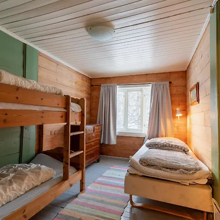 Handeland Near Trolltunga And Pulpit Rock Sleeps 18 With Sauna Hébergement de vacances *