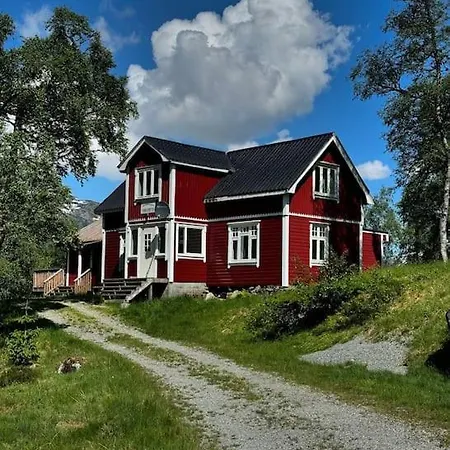 Handeland Near Trolltunga And Pulpit Rock Sleeps 18 With Sauna *