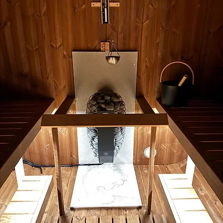 Handeland Near Trolltunga And Pulpit Rock Sleeps 18 With Sauna * Sauda