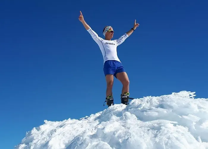 Handeland Near Trolltunga And Pulpit Rock Sleeps 18 With Sauna Vakantiehuis *