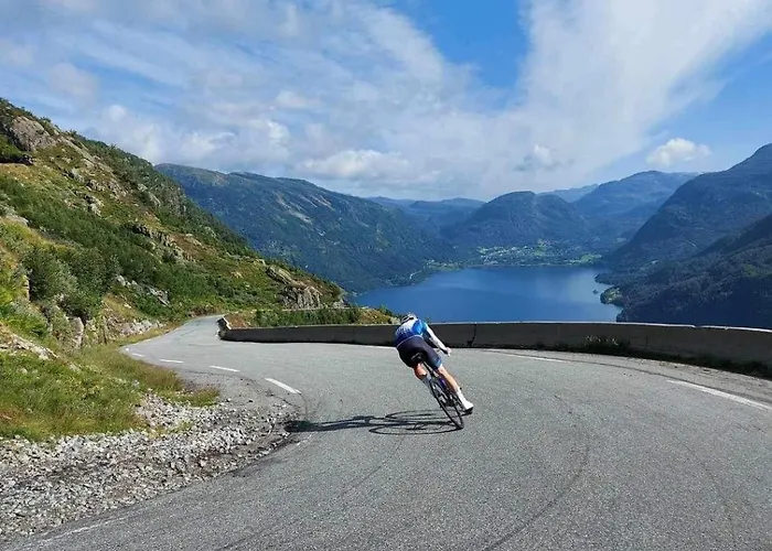 Handeland Near Trolltunga And Pulpit Rock Sleeps 18 With Sauna