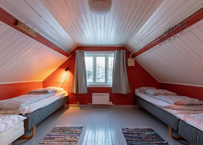 Vakantiehuis Handeland Near Trolltunga And Pulpit Rock Sleeps 18 With Sauna *