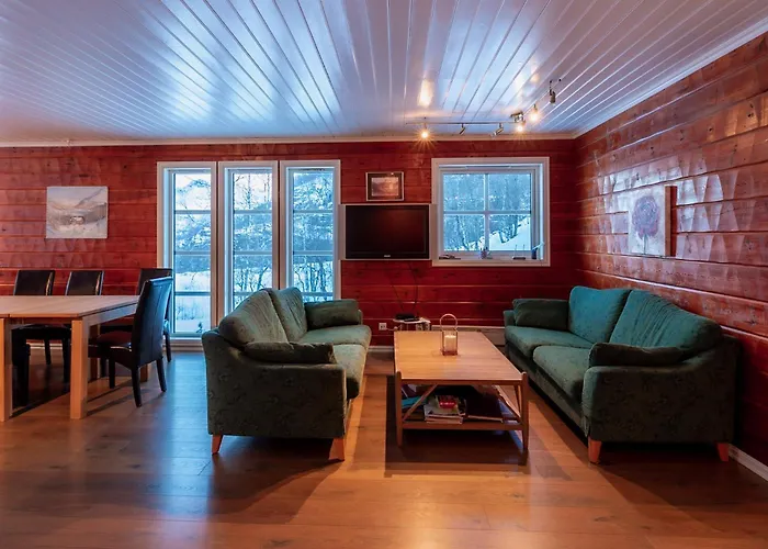 Handeland Near Trolltunga And Pulpit Rock Sleeps 18 With Sauna Vakantiehuis *