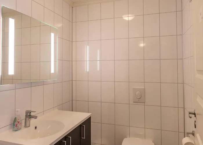 Semesterbostad Handeland Near Trolltunga And Pulpit Rock Sleeps 18 With Sauna Sauda