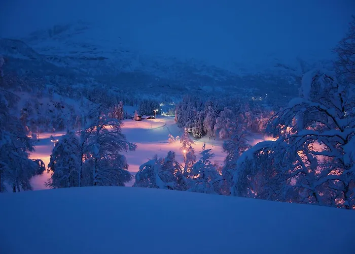 Semesterbostad Handeland Near Trolltunga And Pulpit Rock Sleeps 18 With Sauna *