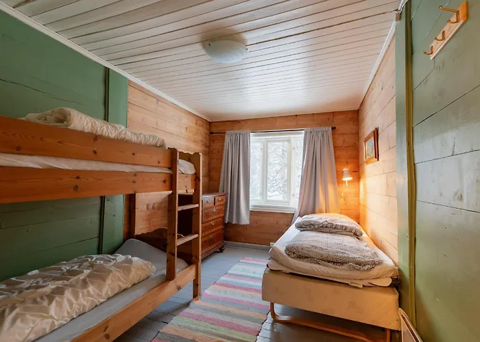 Handeland Near Trolltunga And Pulpit Rock Sleeps 18 With Sauna Semesterbostad *