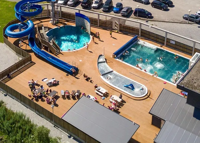 Handeland Near Trolltunga And Pulpit Rock Sleeps 18 With Sauna *