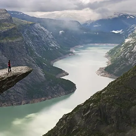 Handeland Near Trolltunga And Pulpit Rock Sleeps 18 With Sauna * Sauda