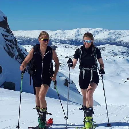 Handeland Near Trolltunga And Pulpit Rock Sleeps 18 With Sauna
