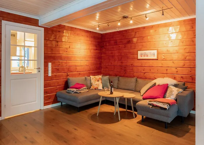 Handeland Near Trolltunga And Pulpit Rock Sleeps 18 With Sauna Sauda